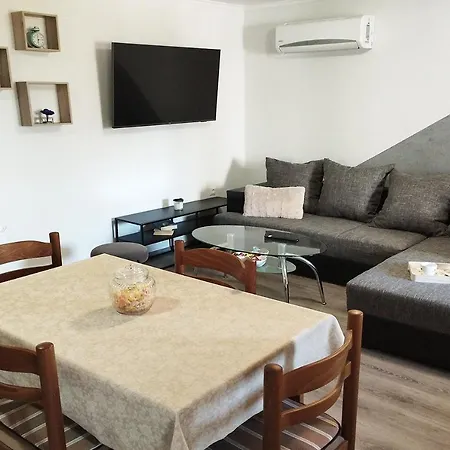 Apartman Radovanka 公寓 Vošteni